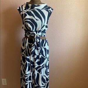 CABLE & GAUGLE Elegant Black and White Women's Skirt Set